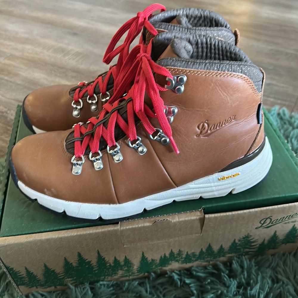 Danner Brown Leather Winter Boots with Red Laces